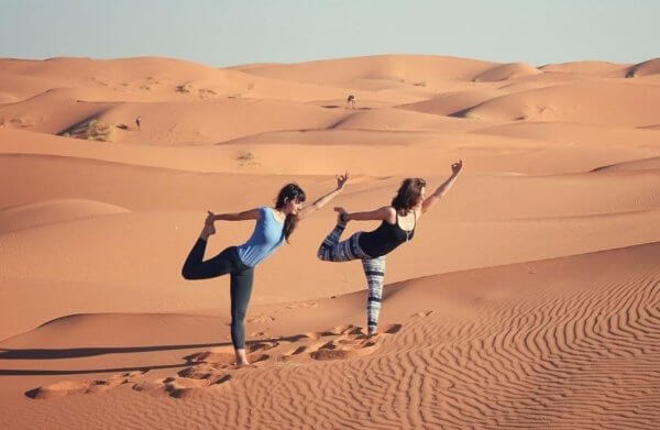 Un séjour de yoga pour débutant ou confirmé dans le désert du Sahara