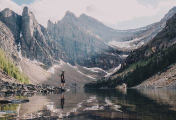 randonneurs-montagnes-voyage-outdoor