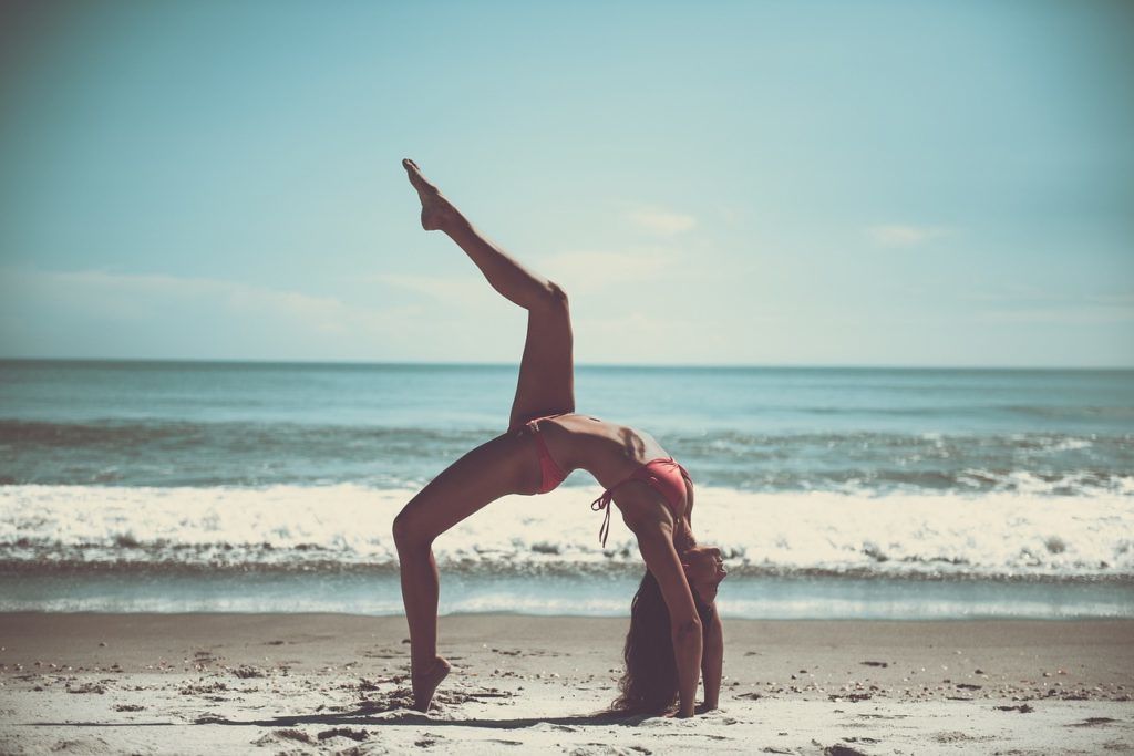 Yoga Iyengar sur la plage 